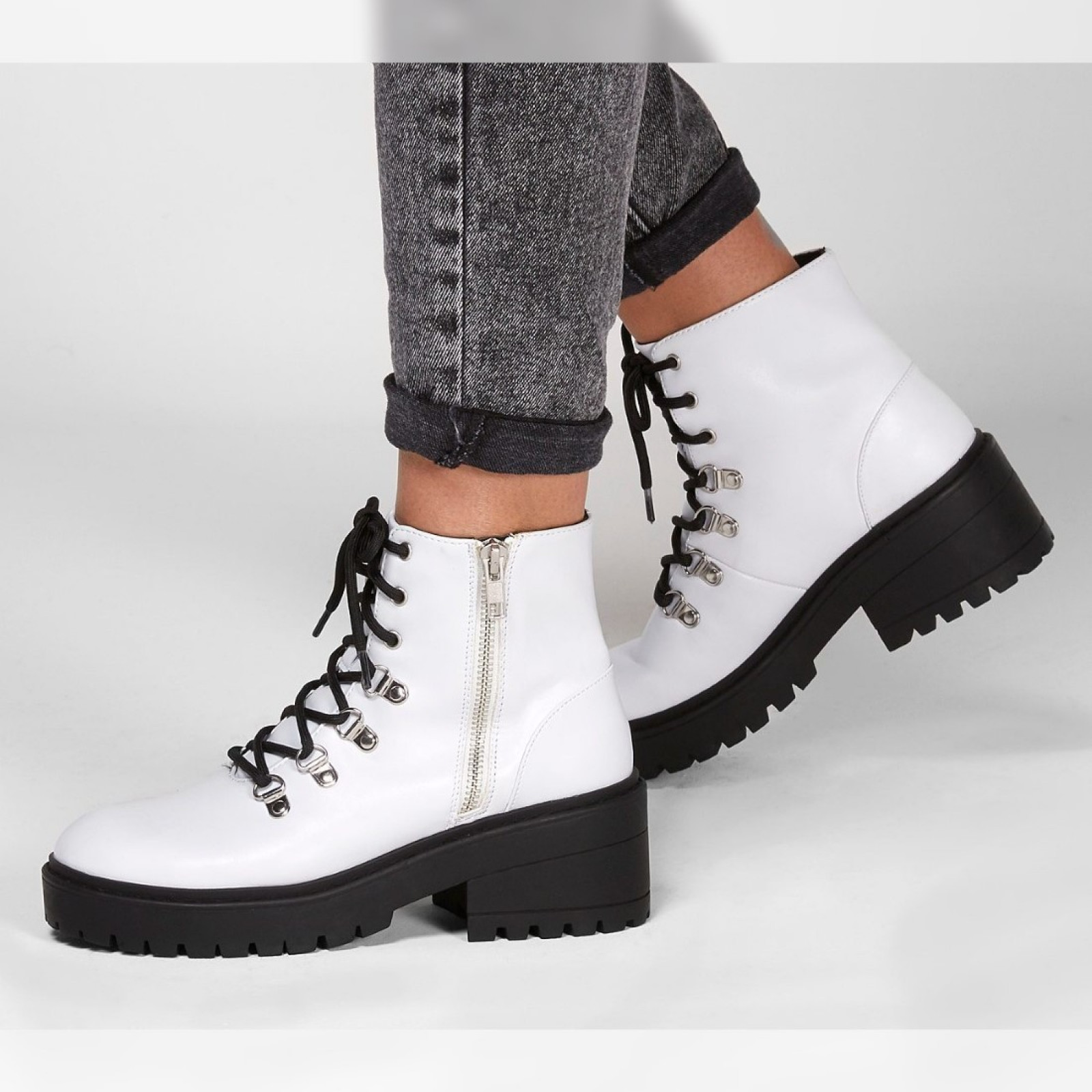 надевать сапоги во сне. сонник обувь. обувь лига ботинки зимние рыжие 8372. джифи блэк обувь. сон ботинки женские.