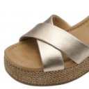 Marco Tozzi női telitalpú szandál  platina színű 28397-42-960 07625